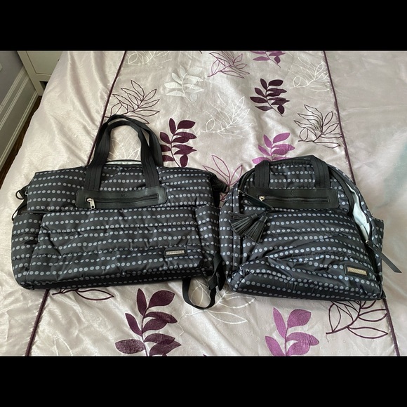 SkipHop Diaper bag set with overnight bag/backpack - Picture 2 of 5